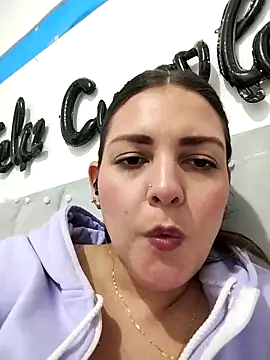 Mia_Hampton Adlı Modelin Canlı XXX Sohbeti