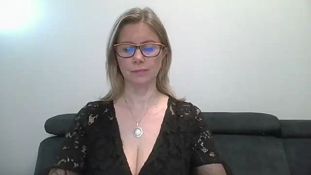 Chatroom XXX en direct de DoreenSexy