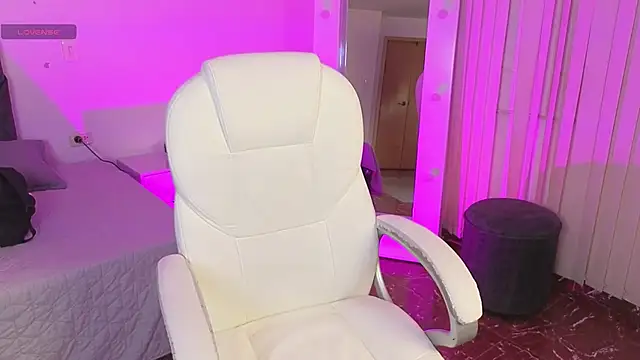 _sharlotte777 Adlı Modelin Canlı XXX Sohbeti