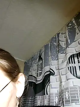 Aashikalaa Adlı Modelin Canlı XXX Sohbeti