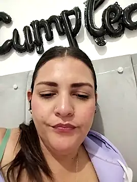 Mia_Hampton élő XXX-chatje