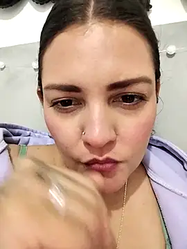 Chat XXX en directo de Mia_Hampton