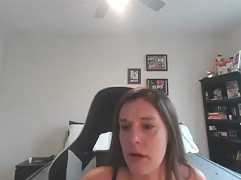 GeminiGoddess22 Adlı Modelin Canlı XXX Sohbeti