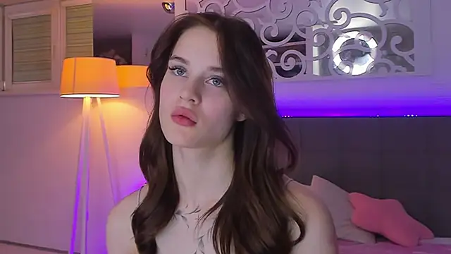 دردشة LuisaClover الجنسية المباشرة