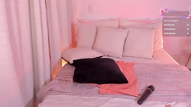 دردشة ChloeMoreti الجنسية المباشرة