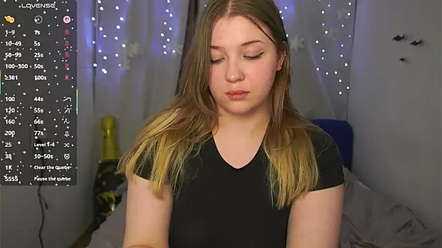 دردشة CuteSharloti الجنسية المباشرة