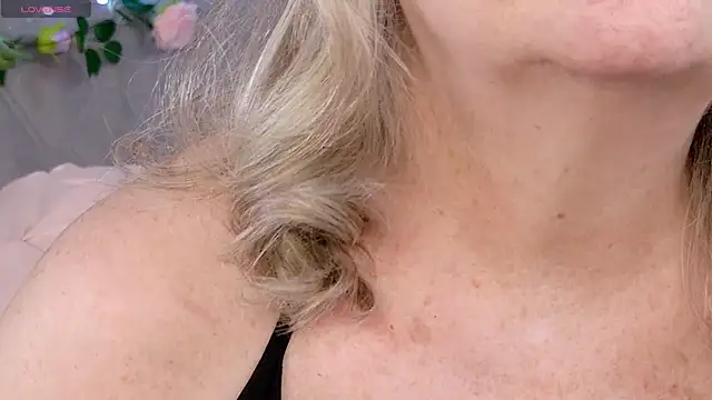 دردشة Kaitlyn_Winters الجنسية المباشرة