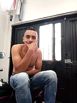 stivenlujan69 即時 XXX 聊天