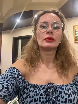 Tania201243 即時 XXX 聊天