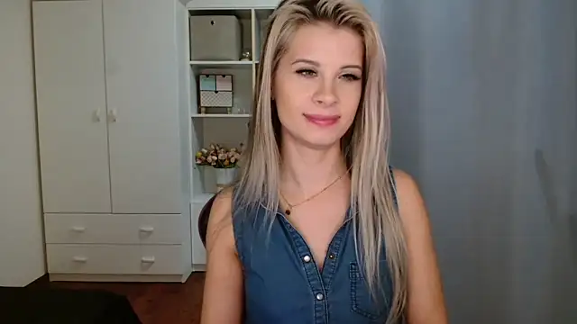 KristineGlow Live XXX Chat