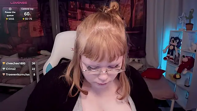 LottieReed Adlı Modelin Canlı XXX Sohbeti