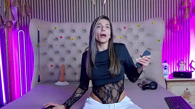 PlayfulShow Chat XXX live