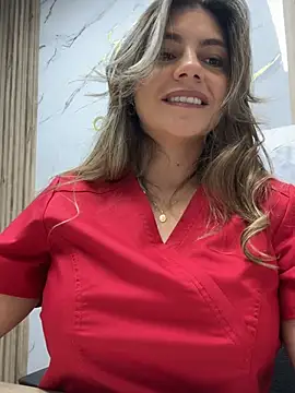 alicee16 Adlı Modelin Canlı XXX Sohbeti