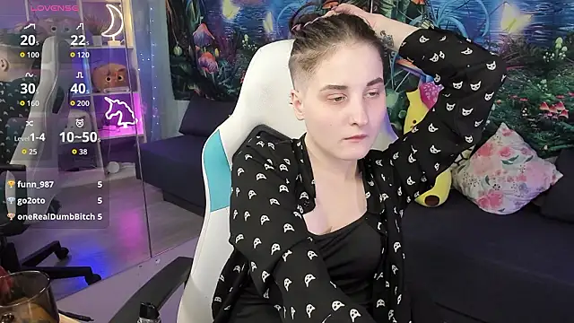 KiraDuvallのライブXXXチャット