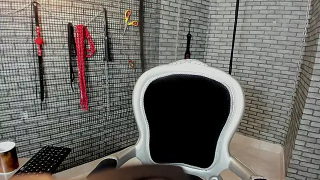 Briana_24's Live XXX Chat