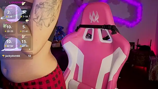 larah_uwuのライブXXXチャット