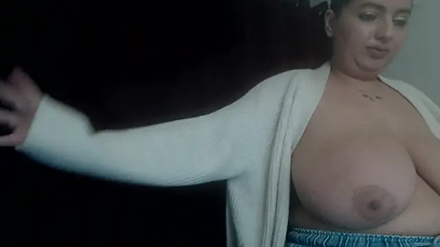 Chat XXX ao vivo de BustyAllyy