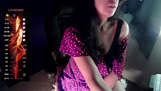 Whisperingfire Chat XXX live