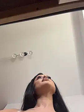 Katty_Pery Adlı Modelin Canlı XXX Sohbeti