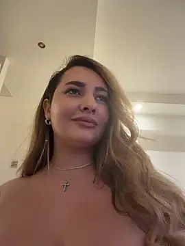 Chat XXX en directo de YaaraCollins