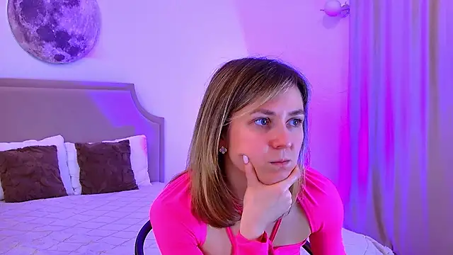 EmeraldGlow Adlı Modelin Canlı XXX Sohbeti