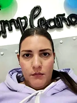 Онлайн чат XXX Mia_Hampton