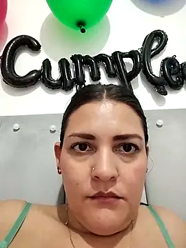 Mia_HamptonのライブXXXチャット