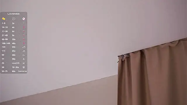 EffieHenri 现场XXX聊天