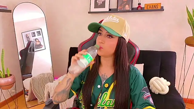 EmmyEvans1 Chat XXX in diretta