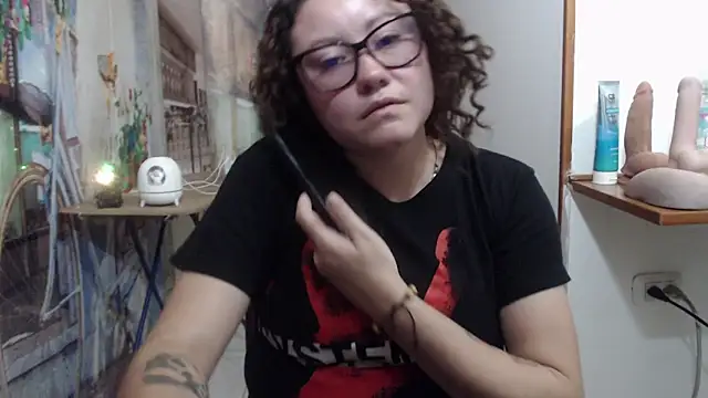 curly_greeneyed 现场XXX聊天