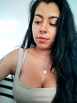 Luianna: онлайн-секс-чат