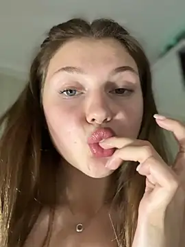 Emaline_Fane's Live XXX Chat