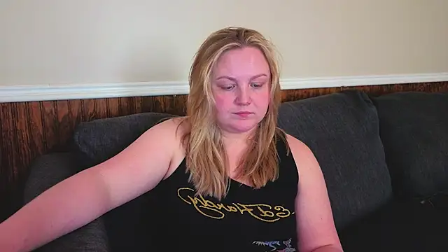 Pokazy przed kamerką – PhatAssBlond