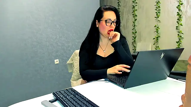 Yesss_Lilithn Live XXX chat