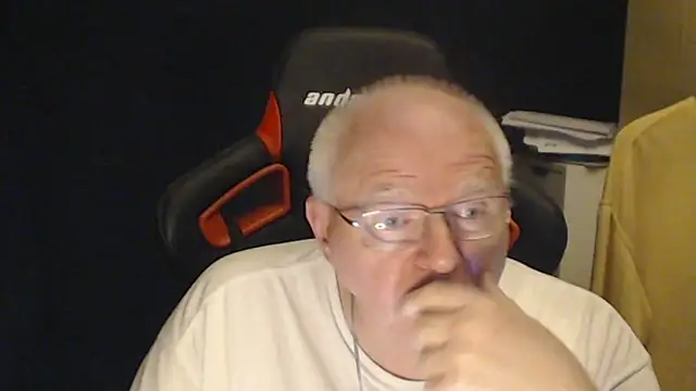 lonely_peter webkamerás műsora