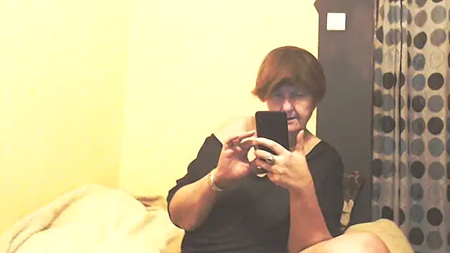 Chatroom XXX en direct de MioritaHard