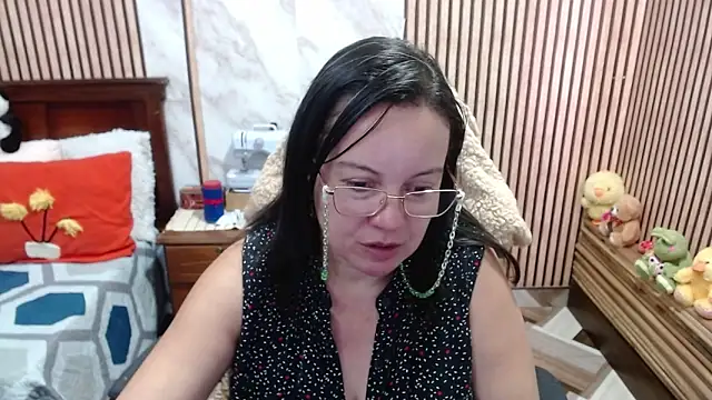 Chat +18 de Sonialorens_ ao vivo