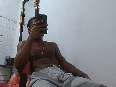 Larry-n-clouds Show Webcam