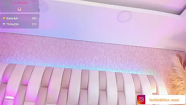 Viollet_xoxo Chat XXX in diretta