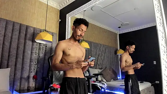 NoaahTylor Show Webcam