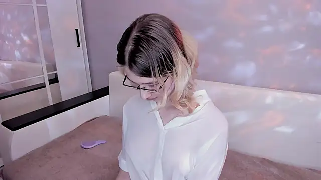 Silva-Tailll Pertunjukan Webcam