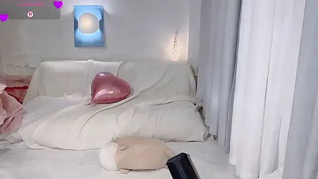 Fayebae_11 élő XXX-chatje