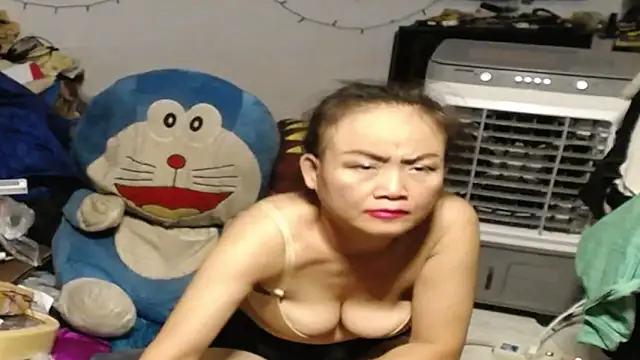 1CuteAndSexy69 élő XXX-chatje
