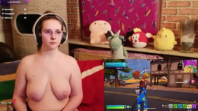 Chat XXX en directo de GamerGirl_Eve