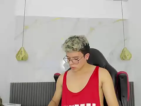 AndyFame1 Adlı Modelin Canlı XXX Sohbeti