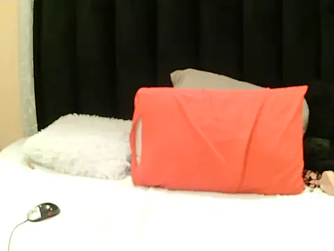 Chat +18 de CreamPussyxx20 ao vivo