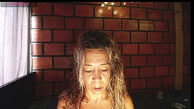 Chat +18 de Lady_Lolla11 ao vivo