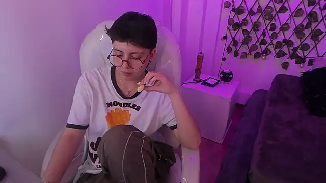 Nathaly_ds' Live XXX Chat