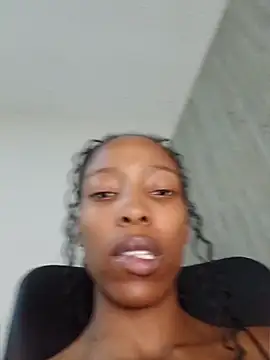 Chat XXX en directo de MsParisSmith