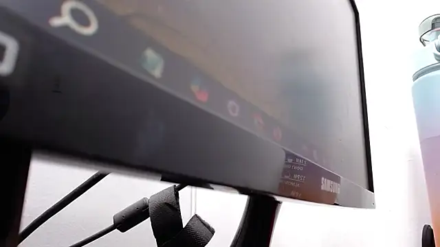 دردشة emiliaa_hot الجنسية المباشرة